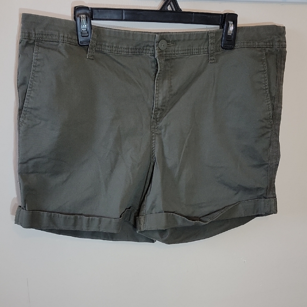 a new day Women's Dark Green Bermudas
